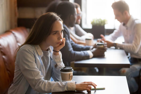 あなたは大丈夫？「モテない女性」に当てはまる4つの共通点