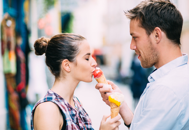 かわいすぎるっ！男性がつい気にかけてしまう「小悪魔系女子」とは？