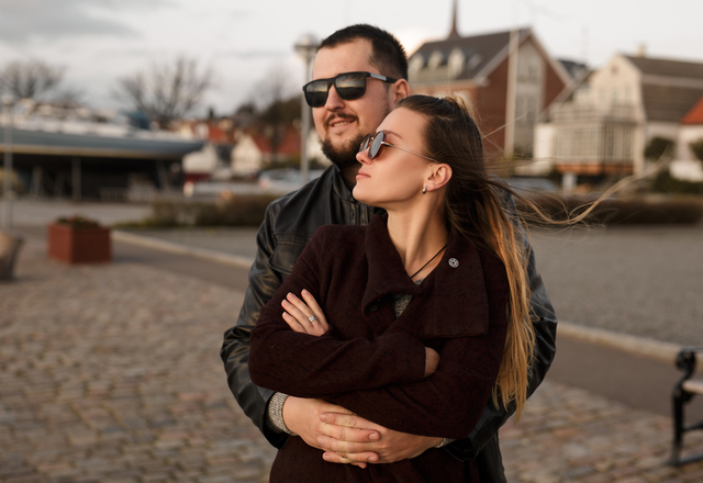 ラブラブタイムの始まり！彼がドキッとする「ハグ中の仕草」4つ