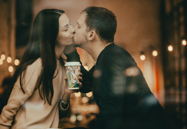 チャンス来た！女性が「ムラムラしている時」にするサイン