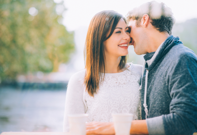 もう釘付けです…！女性が「ムラムラする男性の仕草」4つ