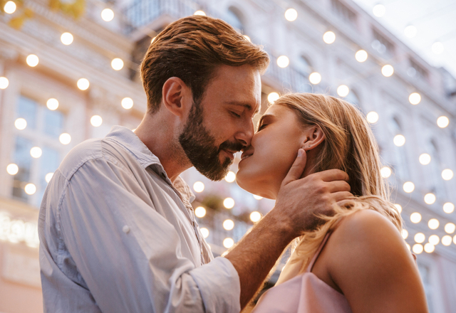 まるで少女漫画…女性がうっとりする「甘いキス」とは