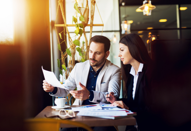 頭がいいキミに惹かれます♡「仕事が出来る男性」の特徴