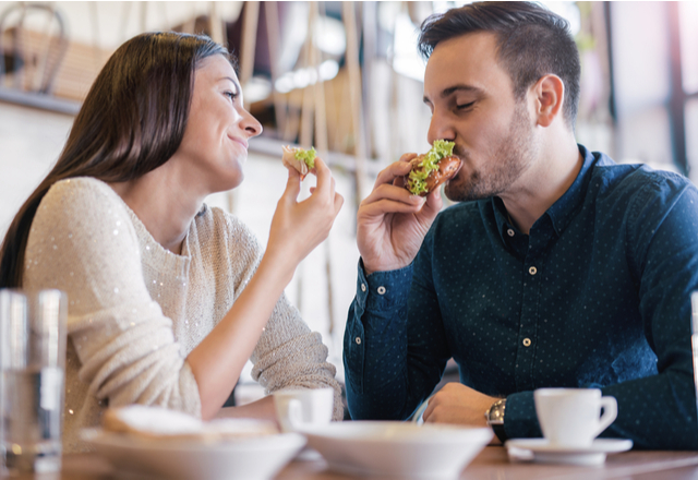 もう我慢しないっ！女性がバレるの覚悟でする「好きアピール」4つ