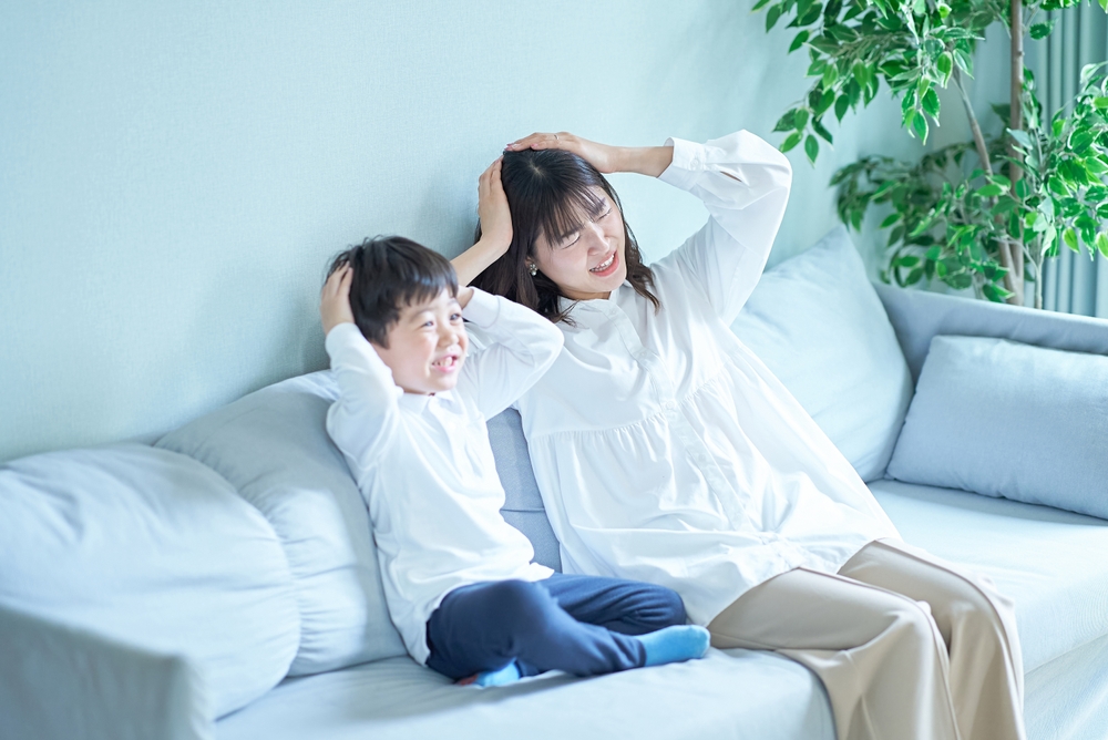 娘「これ、くさーい」巾着袋から異臭…？息子が入れた”生き物”に家族全員が大騒ぎ！→読者「似たようなことある」「本当に怖い！」