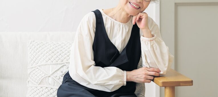 「話の聞き方がスマート」60代の女性おばさん化しない”ワケ”とは