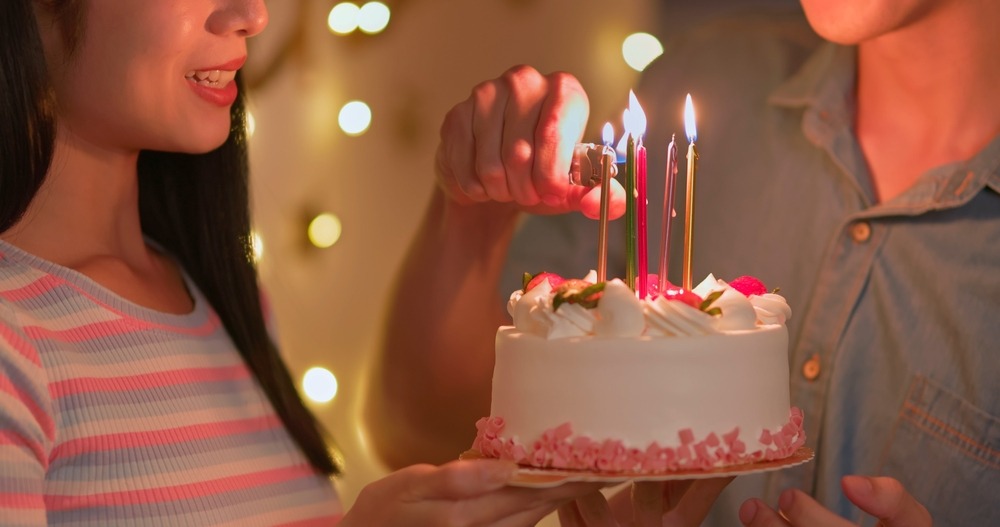 イタリアのホテルで“誕生日ケーキ”に火をつけた瞬間！？“あまりの奇跡”に「笑いが込みあげました」