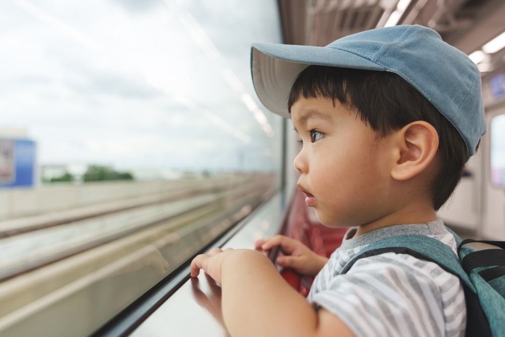 電車で「ねえ、ママ…」真剣な顔で質問する男の子。すると…→得意げに結論づけた会話に「思わずクスッと」「癒し」