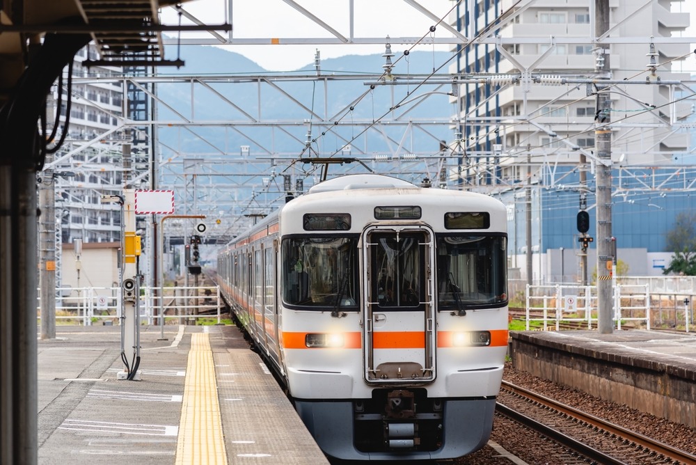 【駅で】切符をなくし困惑する年配女性。次の瞬間、駅員の丁寧な対応に「人の思いやりって素晴らしい」