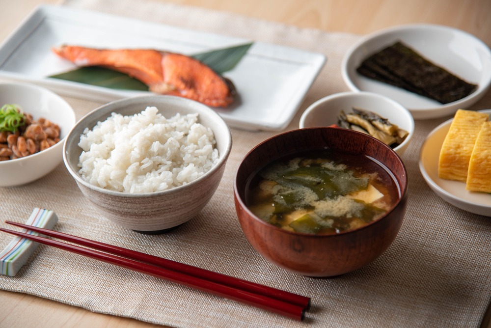 【ドイツ人に…】朝食が”焼き魚やお味噌汁”だと話すと…次の瞬間、彼がとても驚いた理由に『普通だと思ってた』