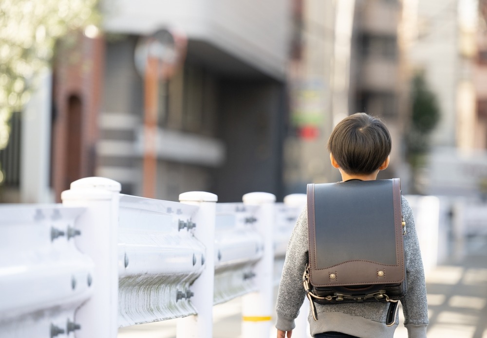 【家で…】放課後に”友人”を連れてきた息子。帰宅の時間になった瞬間⇒息子の【突然の行動】に「面白いやつだな」「心が明るくなる」