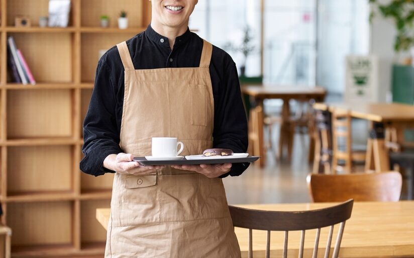 アメリカ人と日本の飲食店へ入った瞬間…→日本では当たり前のことに衝撃！？「少し誇らしい」