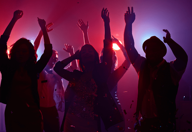 人見知りで落選した最終審査 アイドルカフェで働いた結果⇒半年後、大舞台に立つアイドルに!?